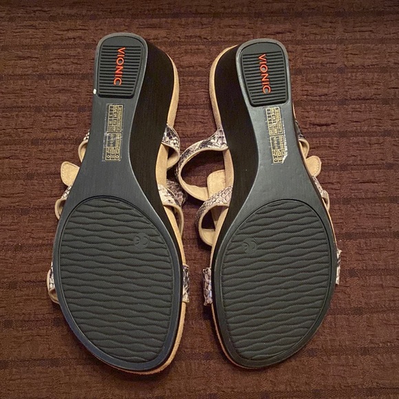 Vionic Sandals - Picture 6 of 9